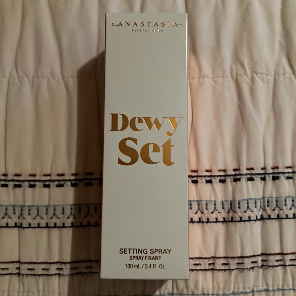 BNIB! Anastasia BH! Dewy Set Finishing Spray